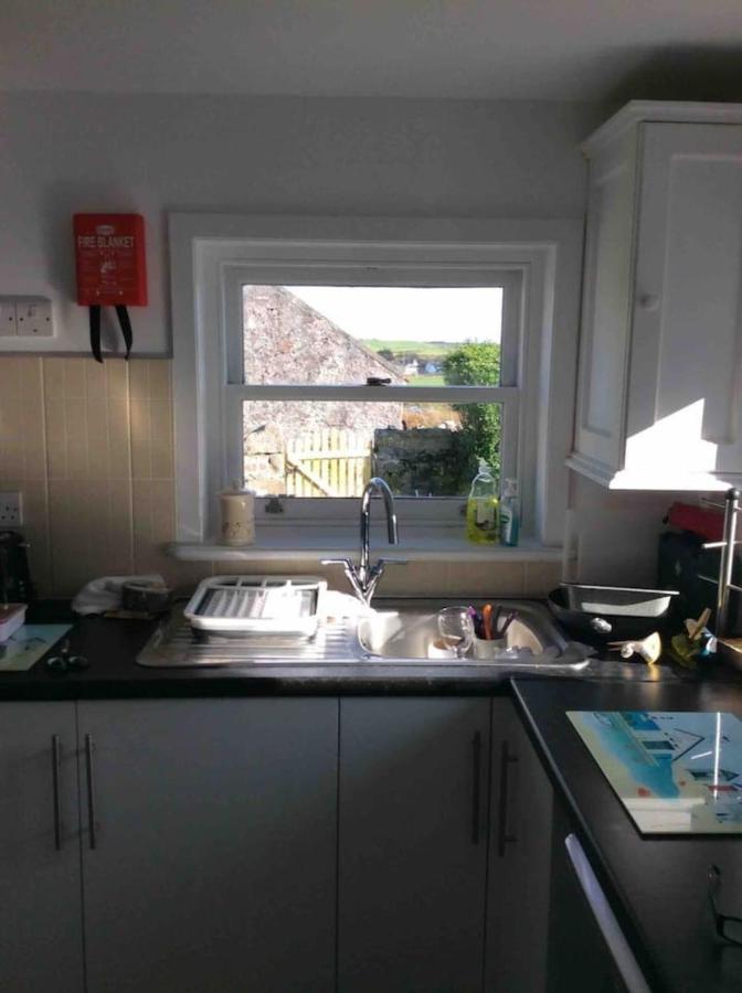 Quaint And Quirky Former Crofters Cottage In Port Ellen Exterior foto