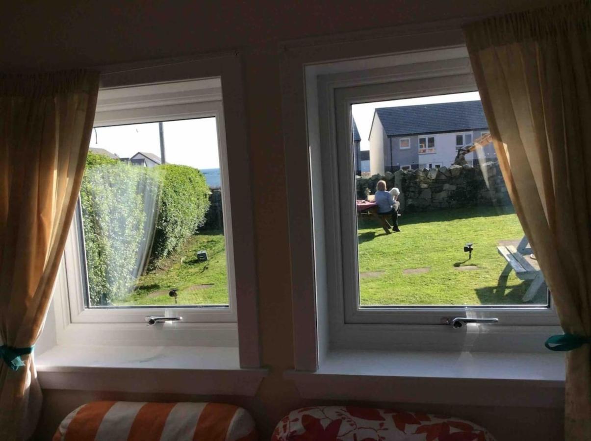 Quaint And Quirky Former Crofters Cottage In Port Ellen Exterior foto