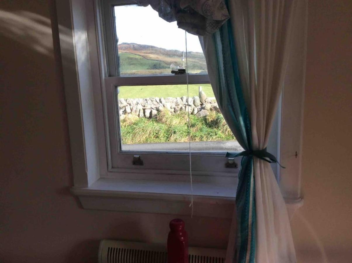 Quaint And Quirky Former Crofters Cottage In Port Ellen Exterior foto