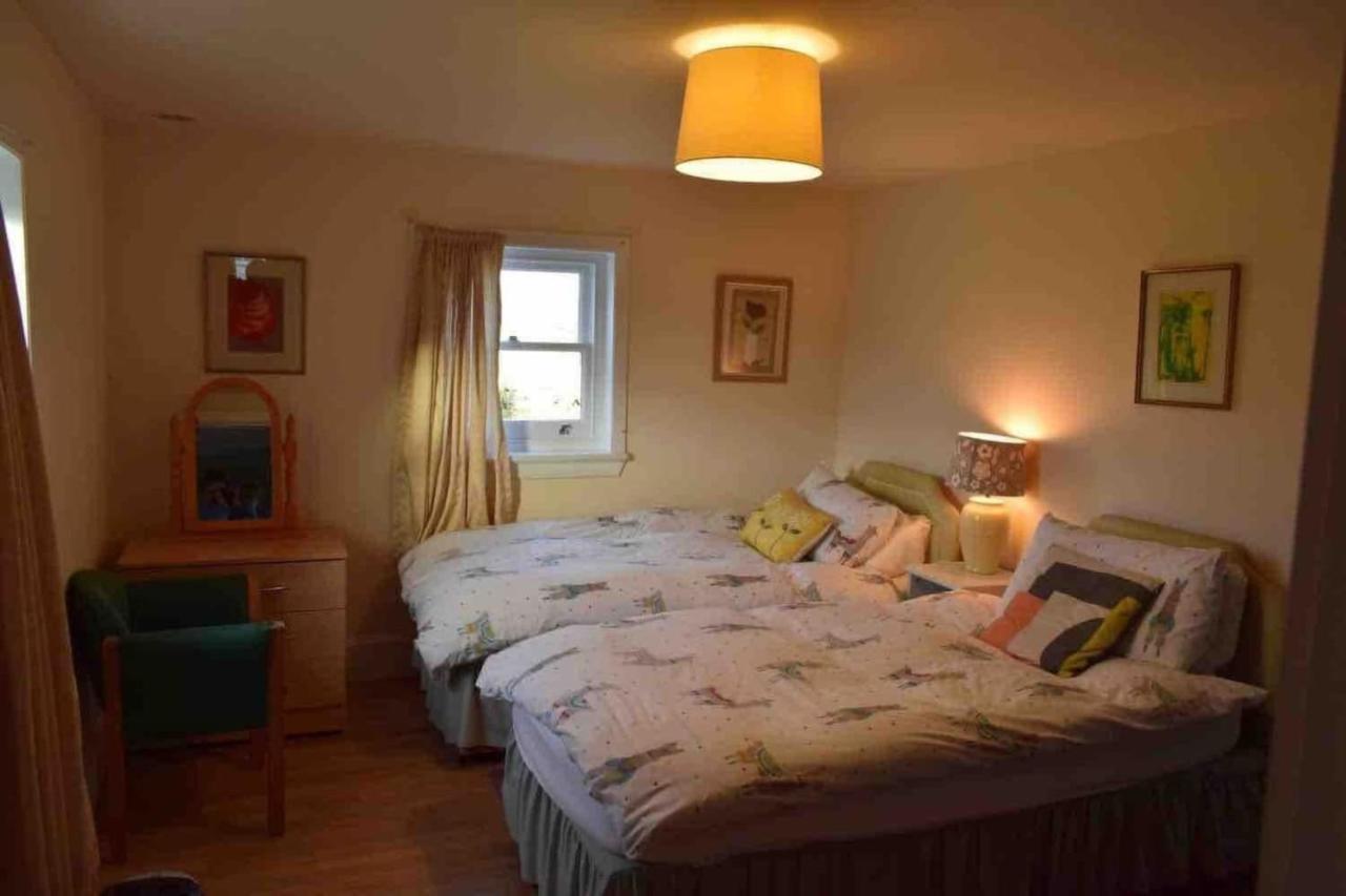 Quaint And Quirky Former Crofters Cottage In Port Ellen Exterior foto