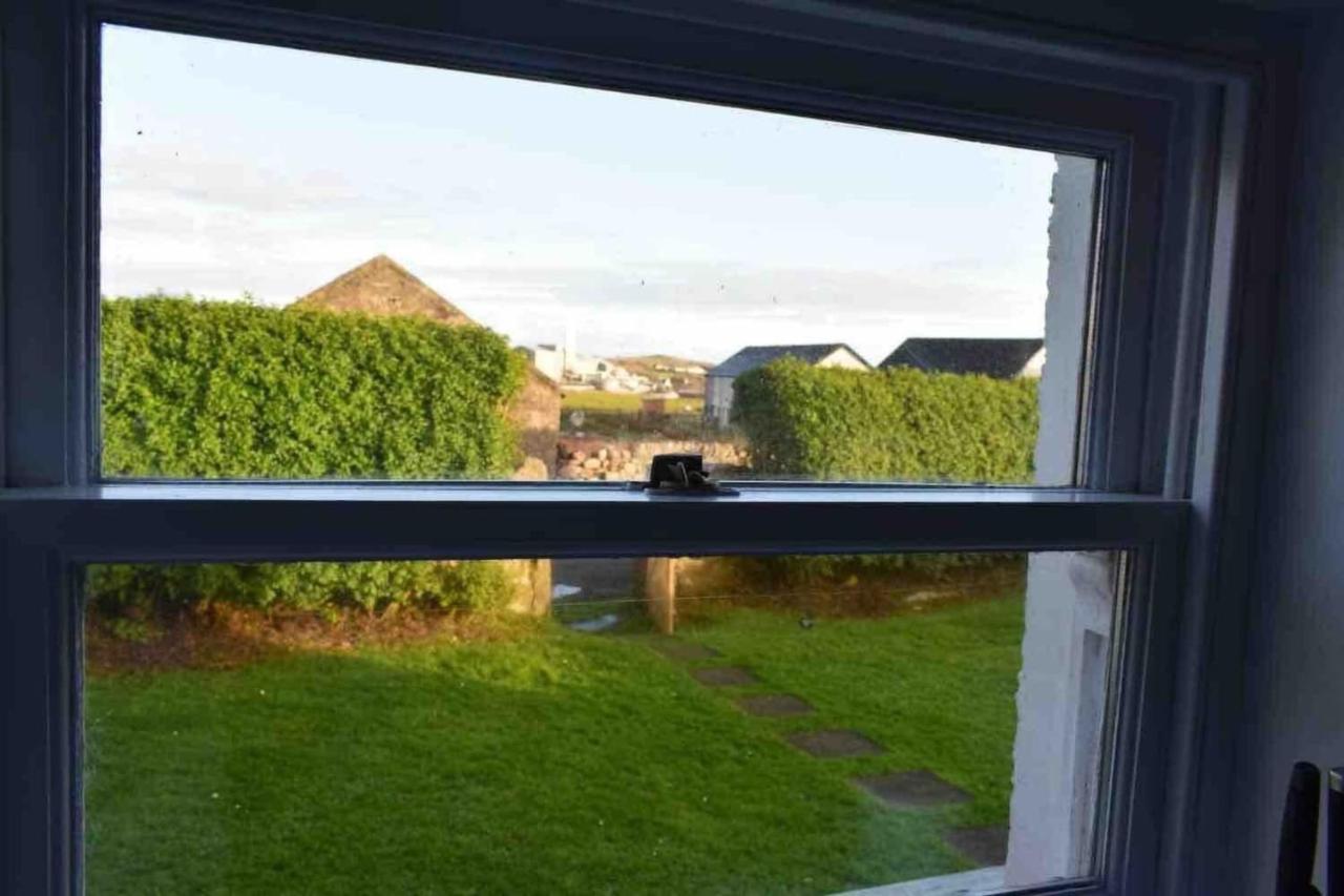 Quaint And Quirky Former Crofters Cottage In Port Ellen Exterior foto